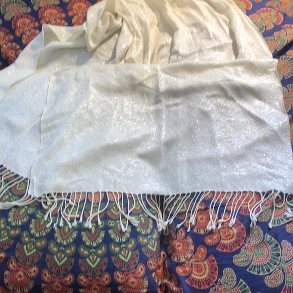 Sparkling Cream Scarf - Picture 7 of 7